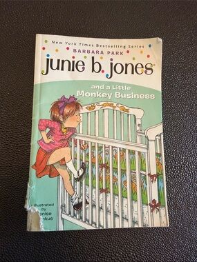 Junie b jones and a Little Monkey Business - Barbara Park (Mint Green Cover)